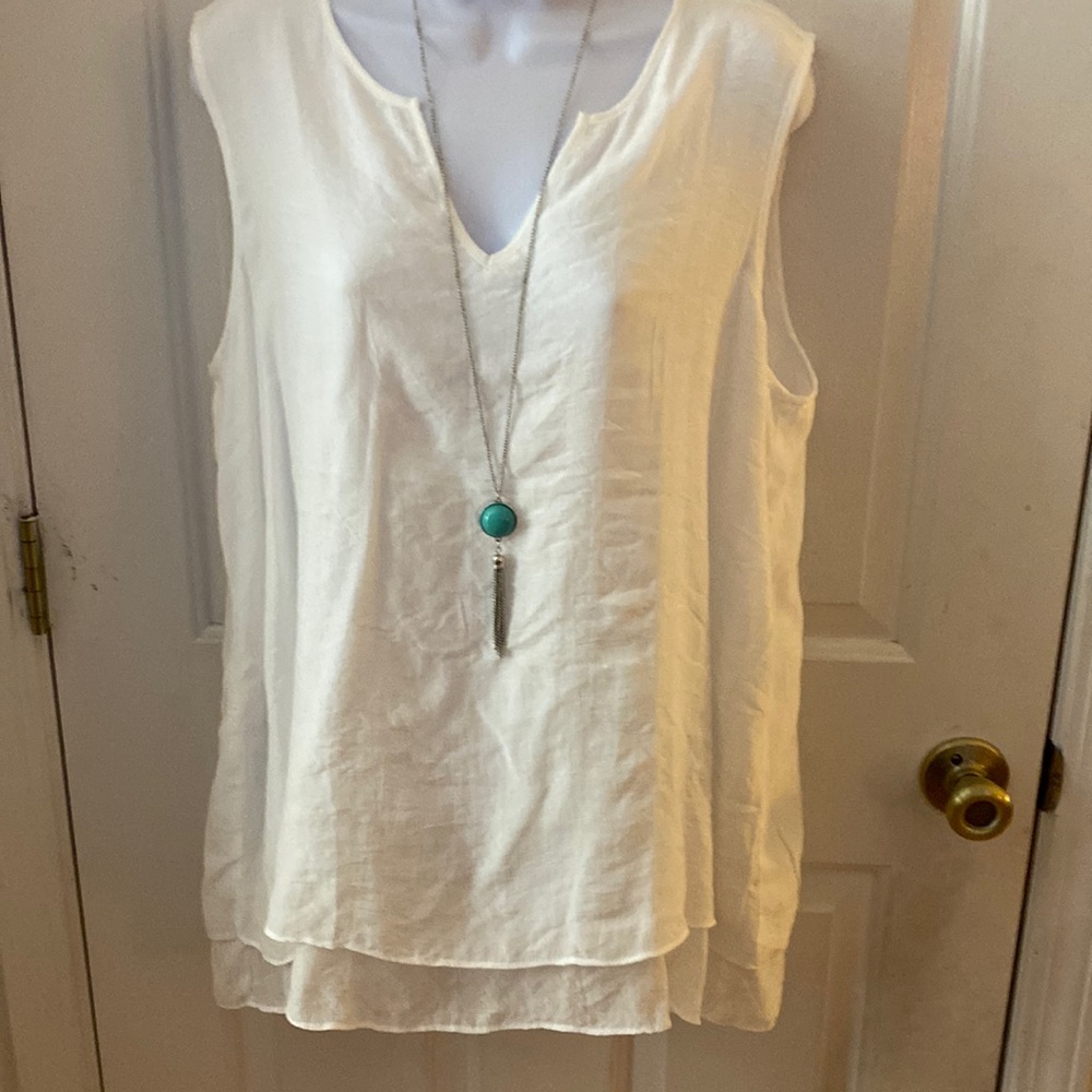 lightweight sleeveless blouse tank top